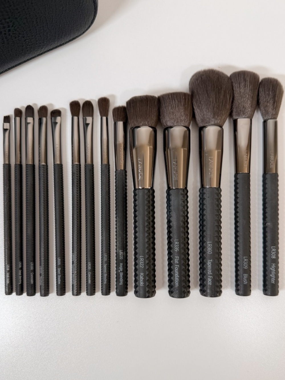 LARUCE Ann 13 Pc Brush Set w/ Case Midnight + 1 Bonus Brush (14 Total)